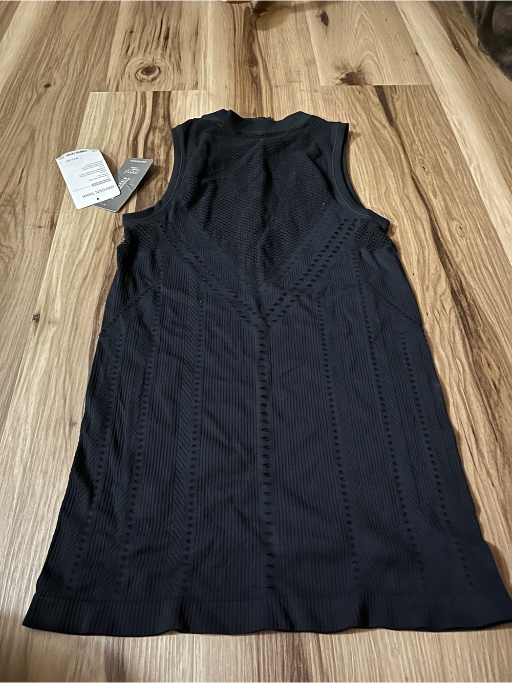 NWT Athleta Women Solid Black Mesh Seamless Perforated Oxygen Tank Top 444822 XS